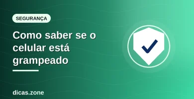 Pessoa verificando como saber se o celular está grampeado nas configurações de segurança do Android